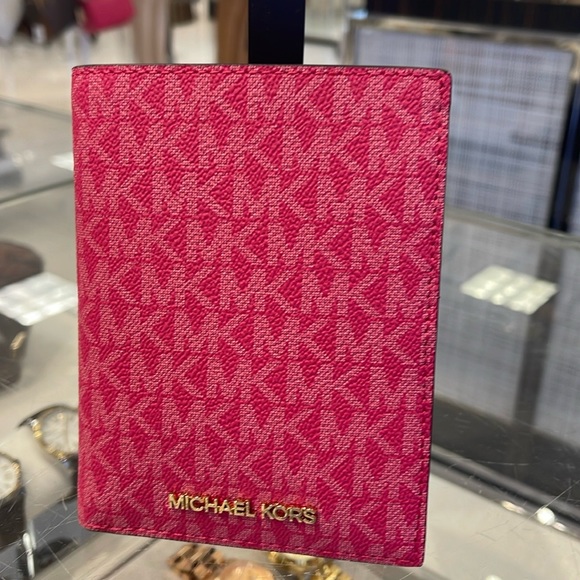 Michael Kors Jet Set Travel Passport Wallet
Electric Pink Signature NWT - Picture 14 of 16